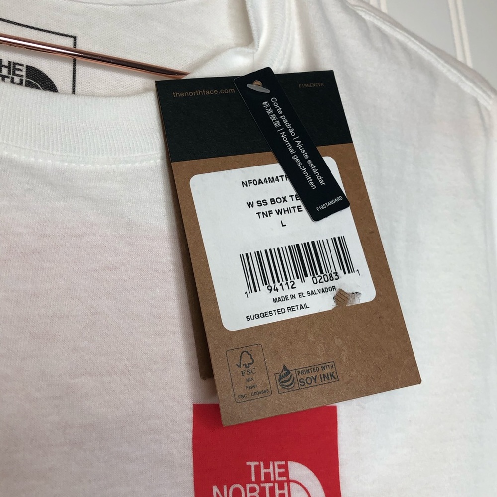 The North Face Women’s Crewneck Shirt White NWT - Picture 5 of 7